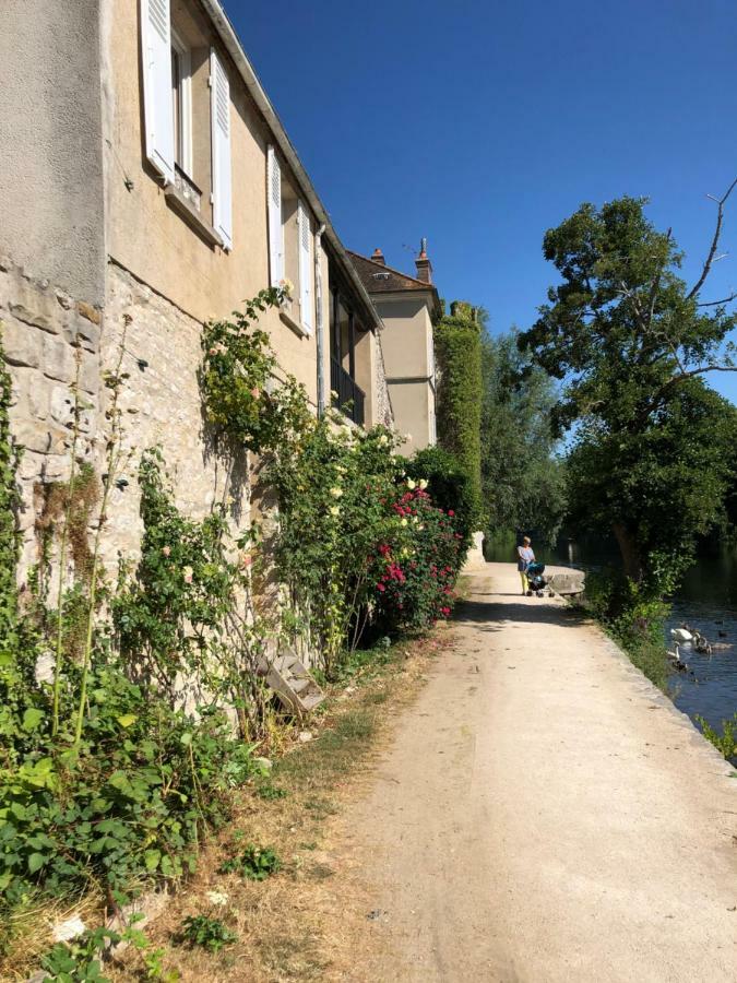 Auberge De La Terrasse Moret-sur-Loing Εξωτερικό φωτογραφία